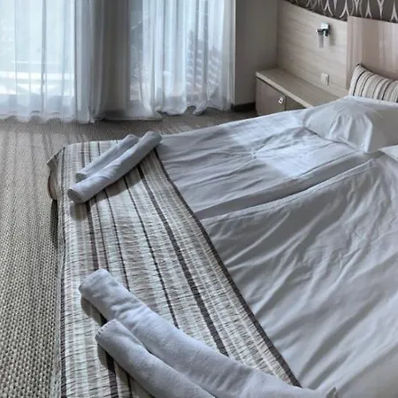 Granat Next To Lift Apartman Banszko