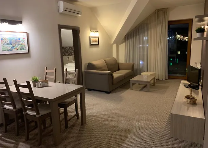 Granat Next To Lift Apartment