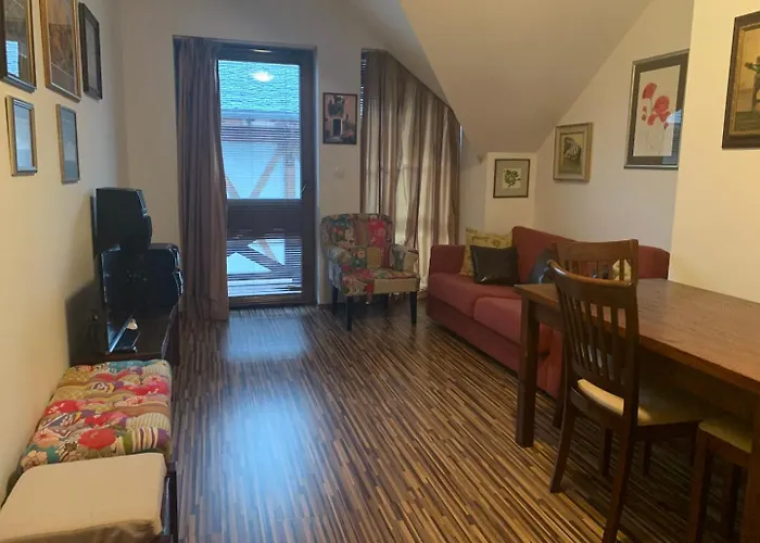 Granat Next To Lift Apartment