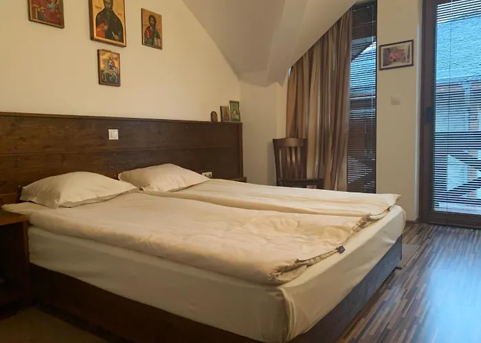 Granat Next To Lift *